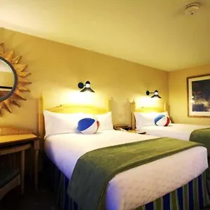 Disneys Paradise Pier Hotel